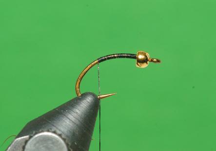 Step 1 tying instructions for the Micro Leech