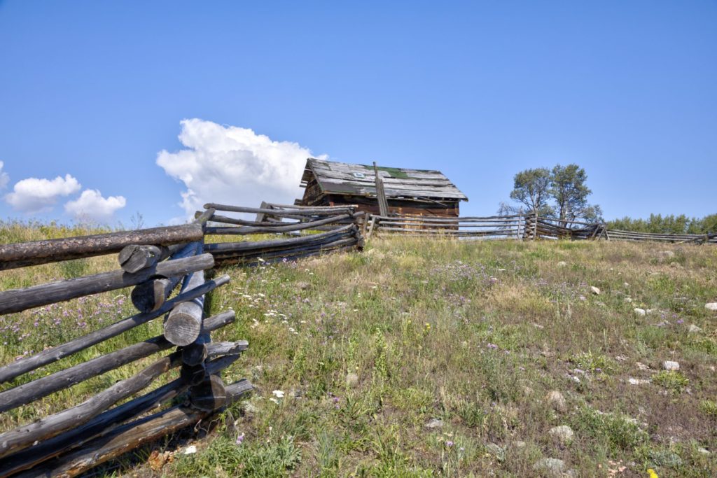 A pioneer homestead along Mamit Lake Road.